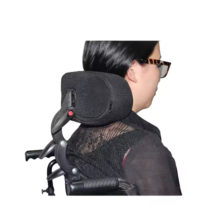 משענת ראש מתכוננת לכסא גלגלים